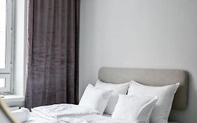 Stylish Downtown Studio Apartment